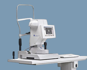 The Zeiss IOL Master V5 Biometry A Scan is sitting on top of a table.